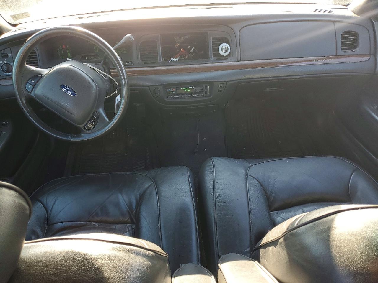 2001 FORD CROWN VICTORIA LX photo 15