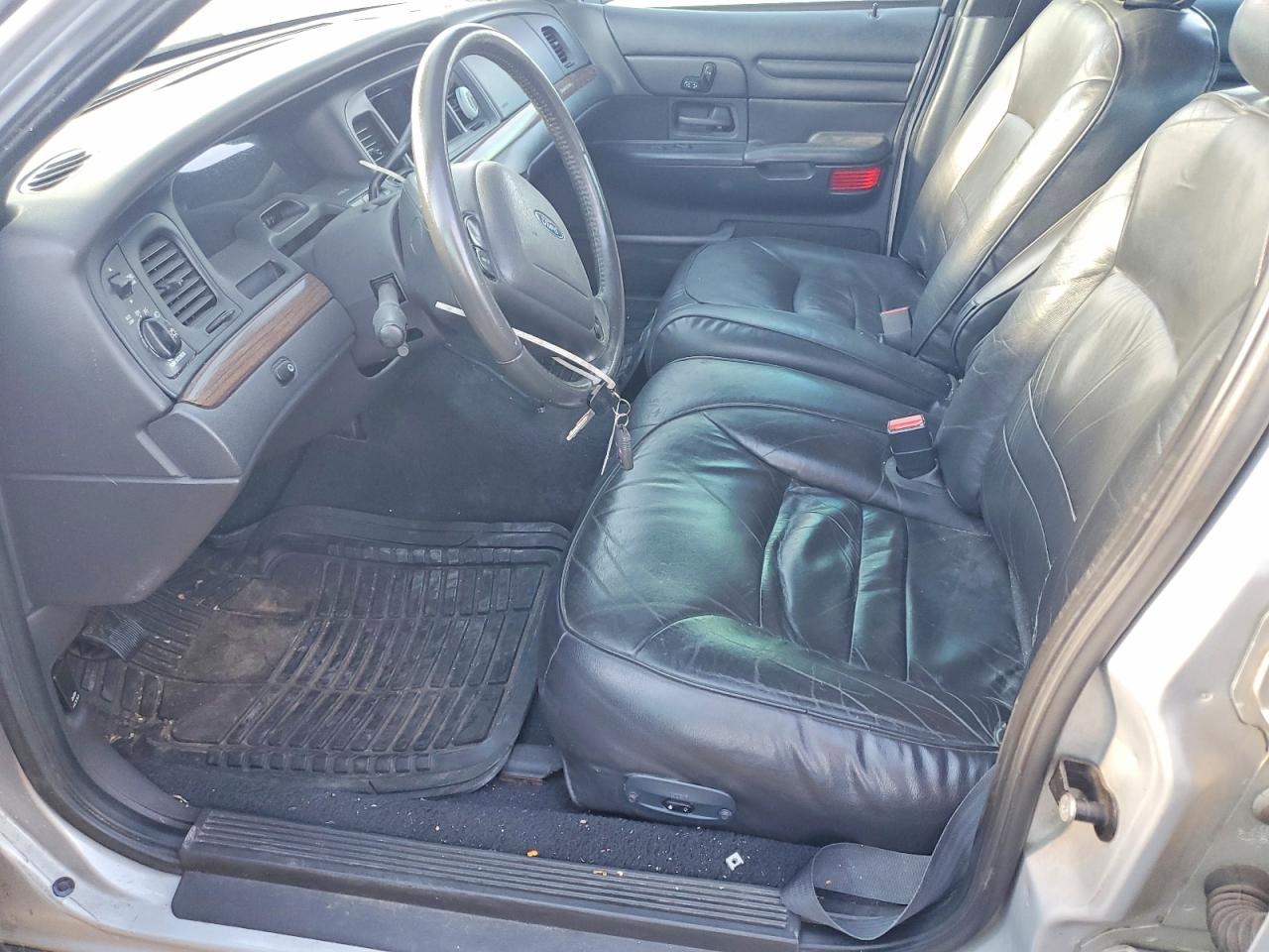 2001 FORD CROWN VICTORIA LX photo 13