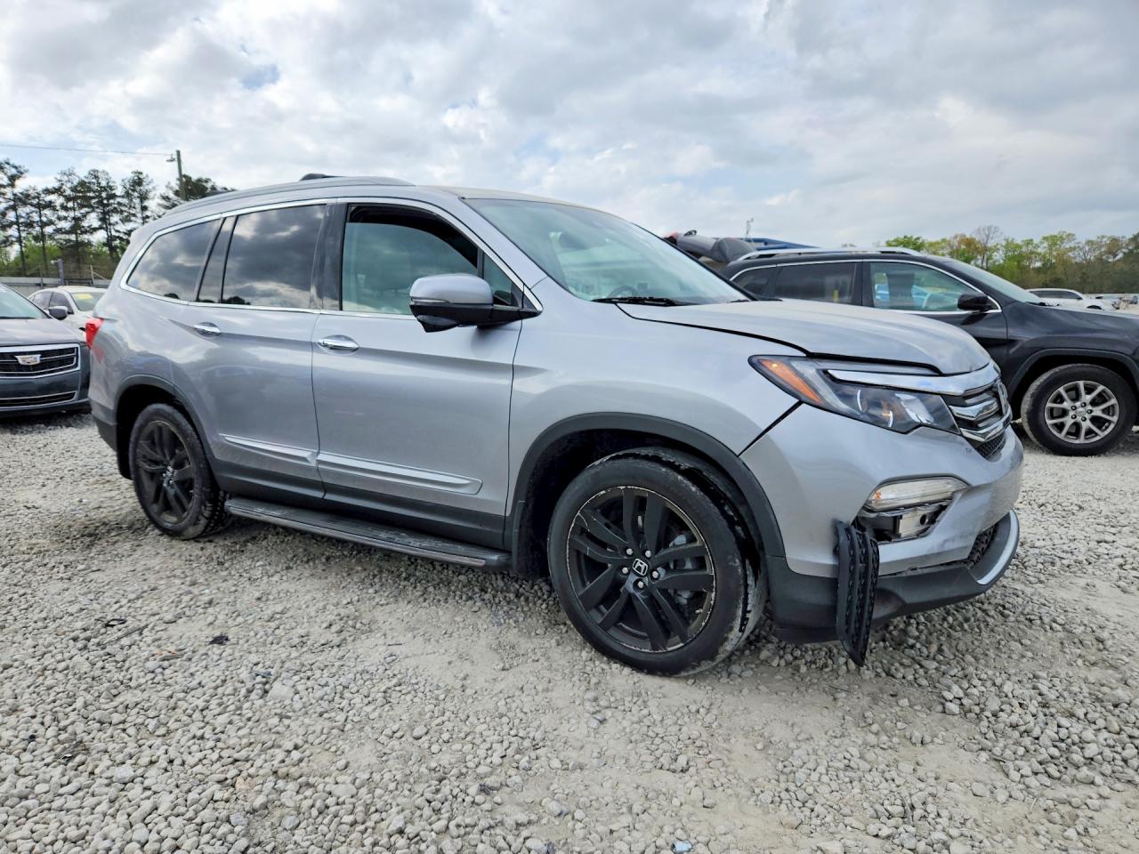 2016 HONDA PILOT TOURING photo 4