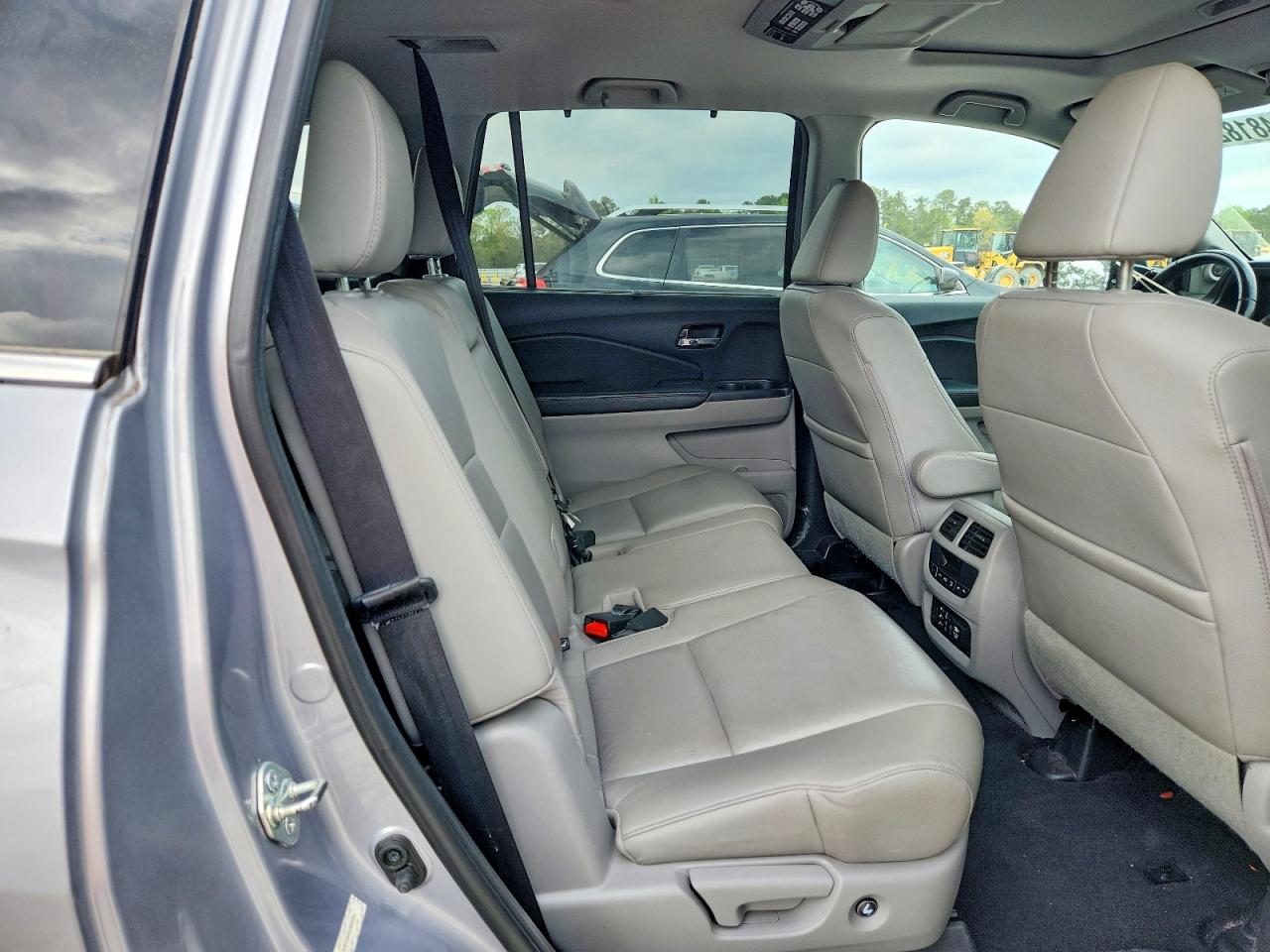 2016 HONDA PILOT TOURING photo 11