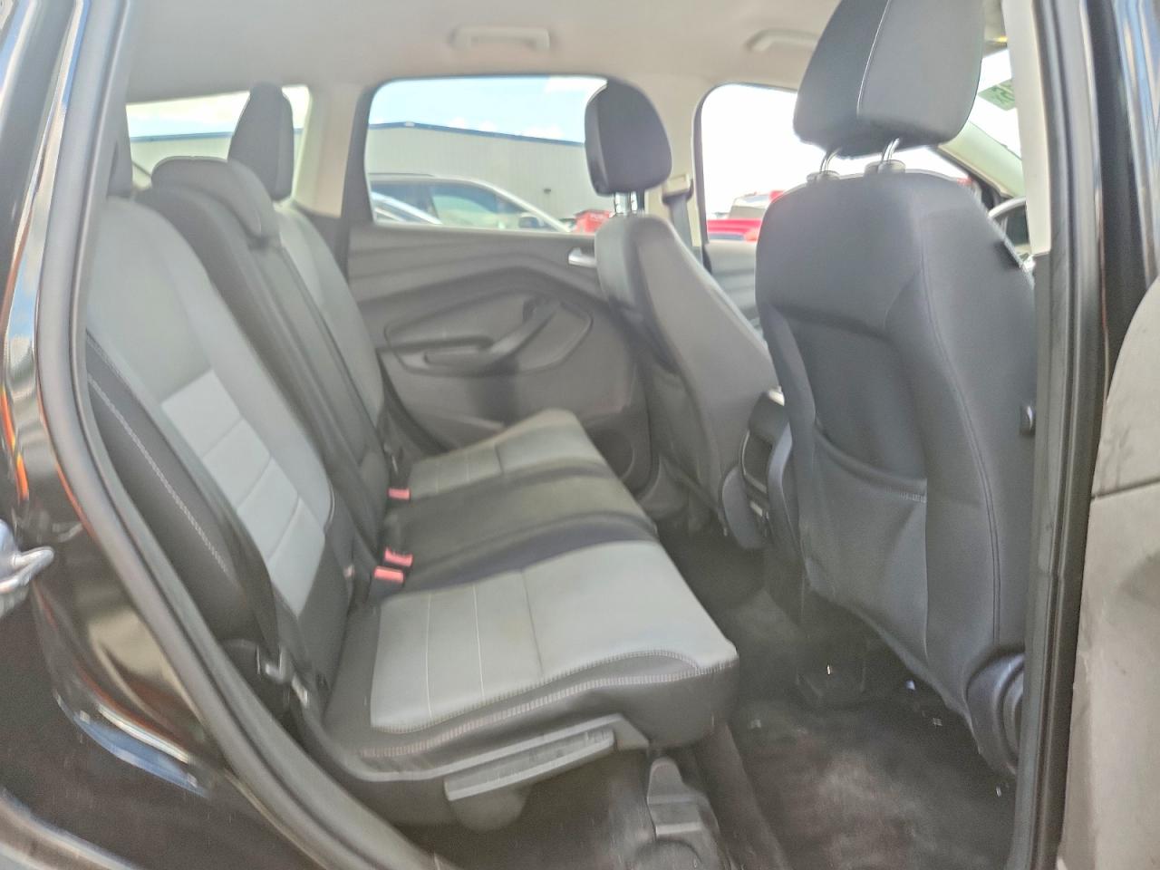 2016 FORD ESCAPE SE photo 11