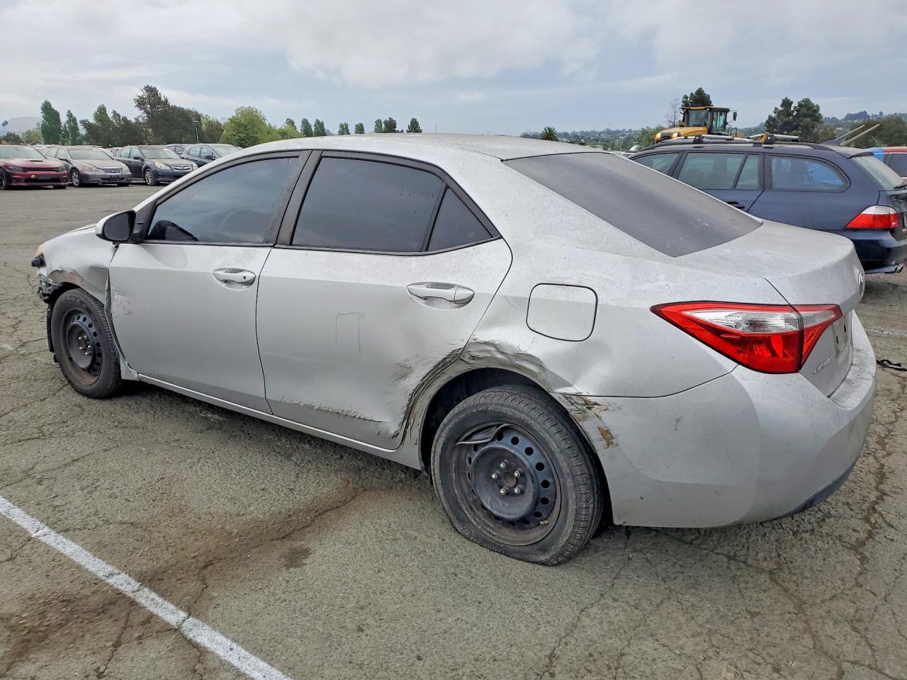 2014 TOYOTA COROLLA LE photo 4