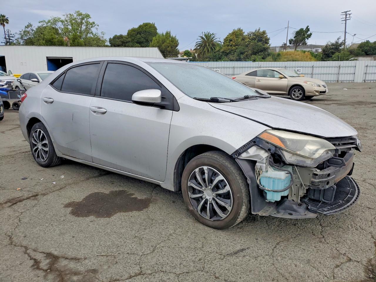2014 TOYOTA COROLLA LE photo 10