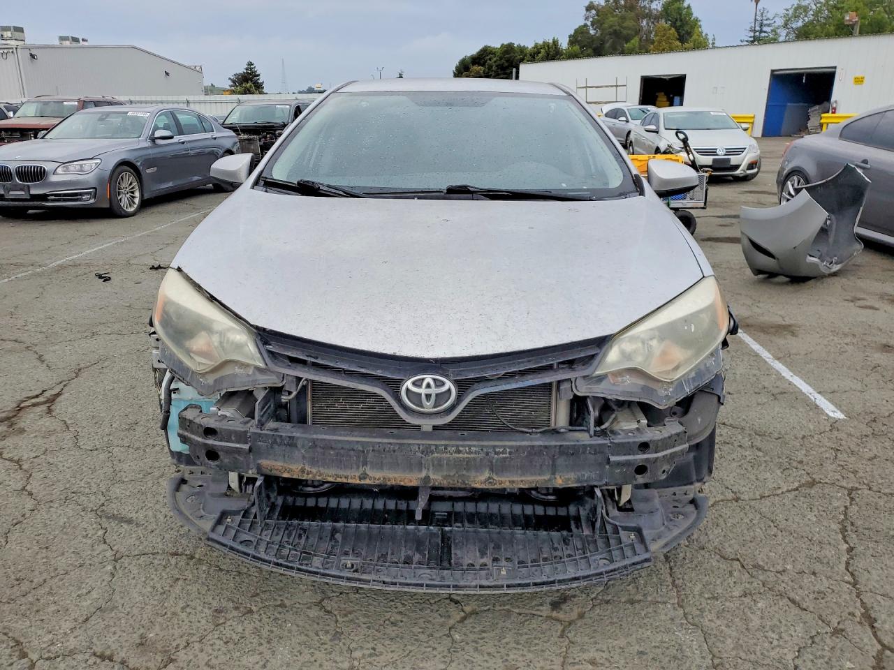 2014 TOYOTA COROLLA LE photo 13