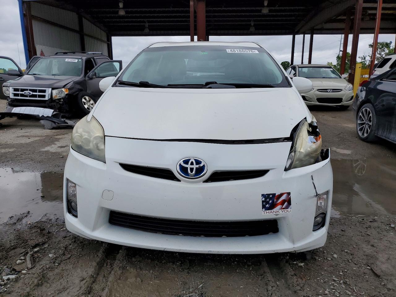 2011 TOYOTA PRIUS FIVE photo 9