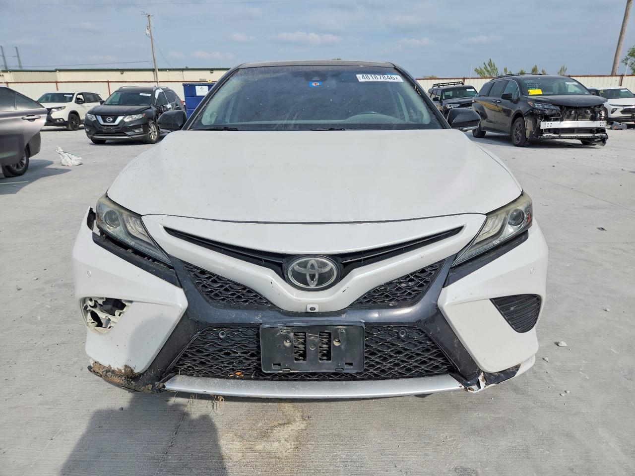 2019 TOYOTA CAMRY XSE photo 9