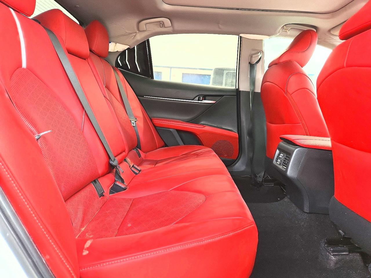 2019 TOYOTA CAMRY XSE photo 19