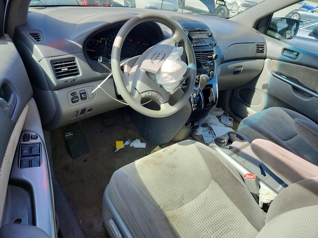 2009 TOYOTA SIENNA LE 8-PASSENGER photo 15