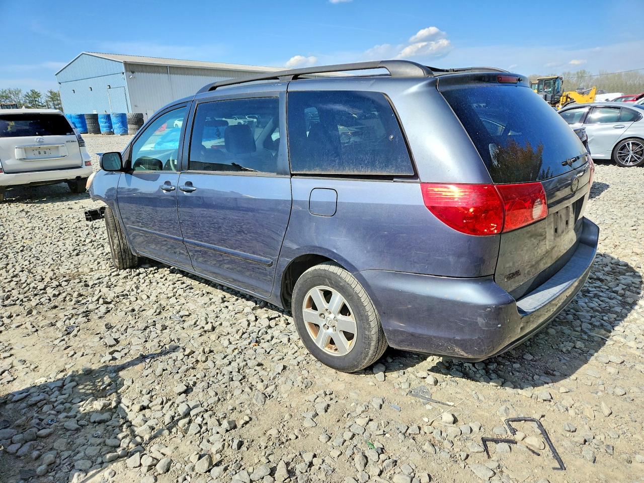 2009 TOYOTA SIENNA LE 8-PASSENGER photo 3