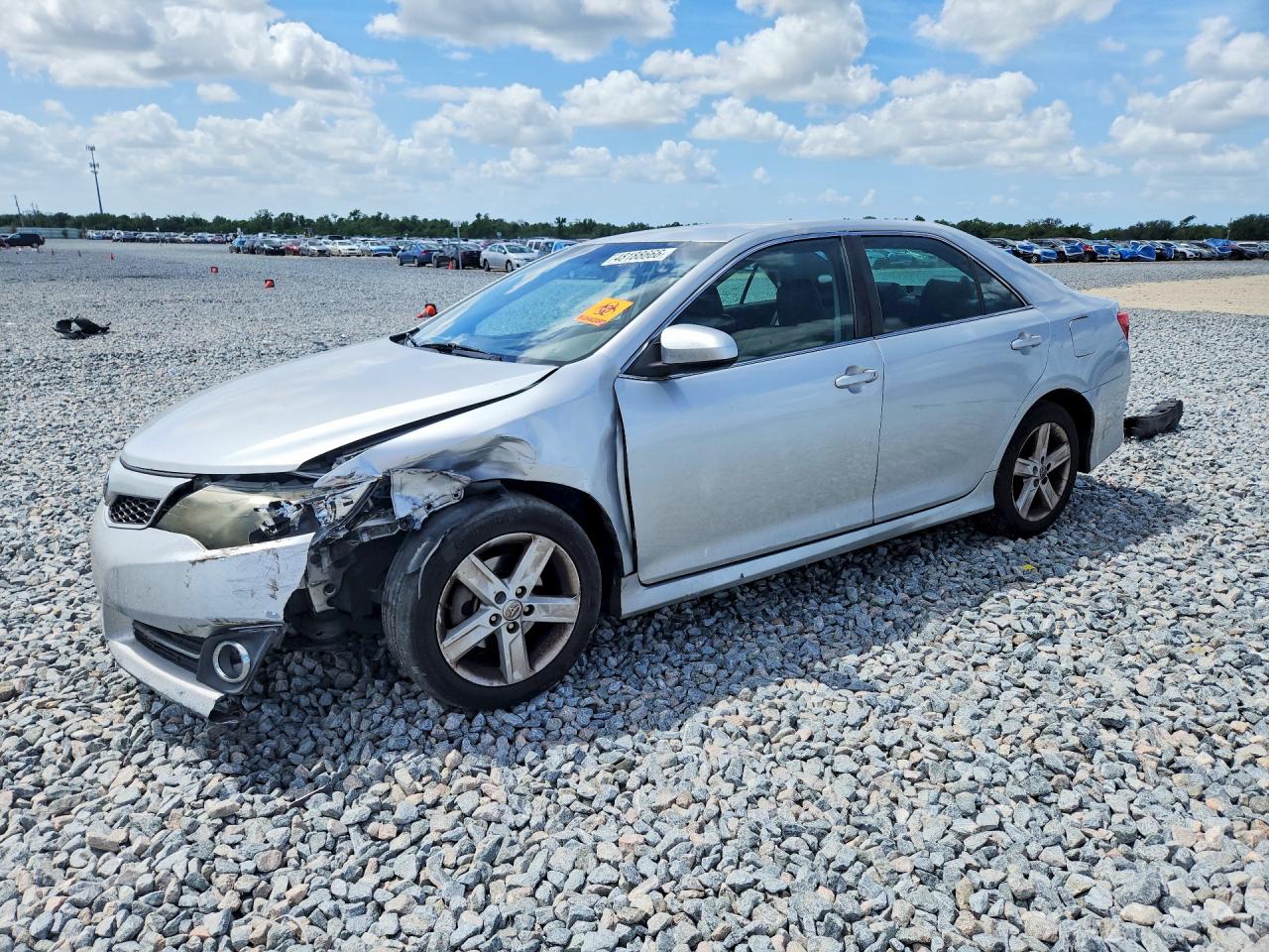 2014 TOYOTA CAMRY