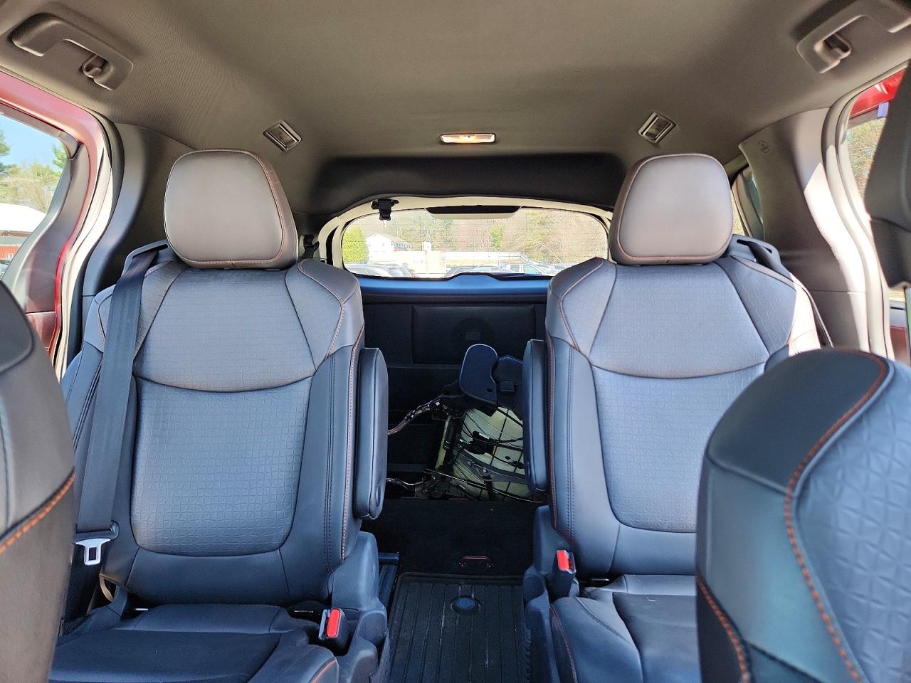 2021 TOYOTA SIENNA XSE 7-PASSENGER photo 28