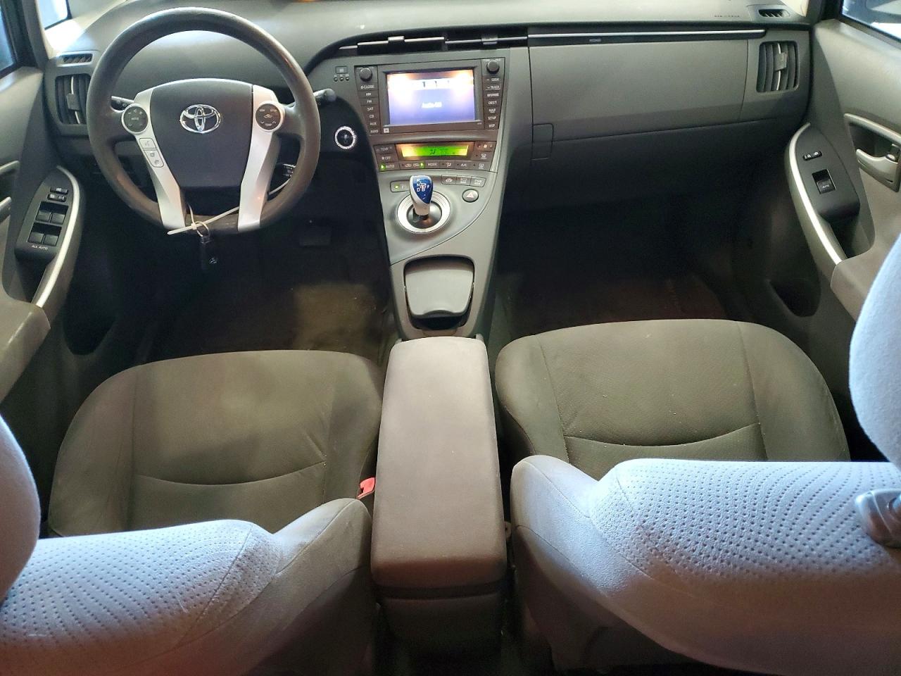2010 TOYOTA PRIUS III photo 22