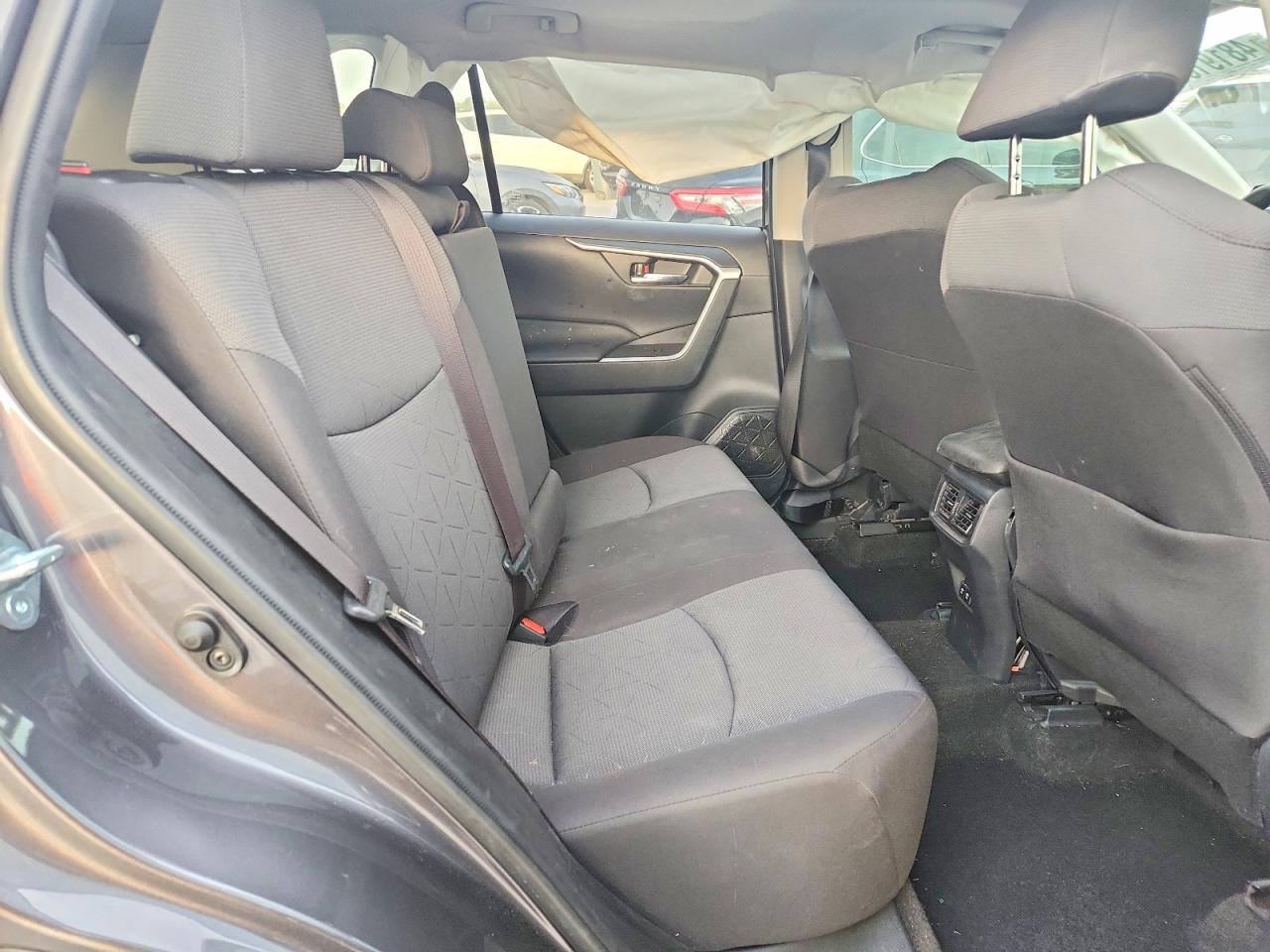 2019 TOYOTA RAV4 XLE photo 10
