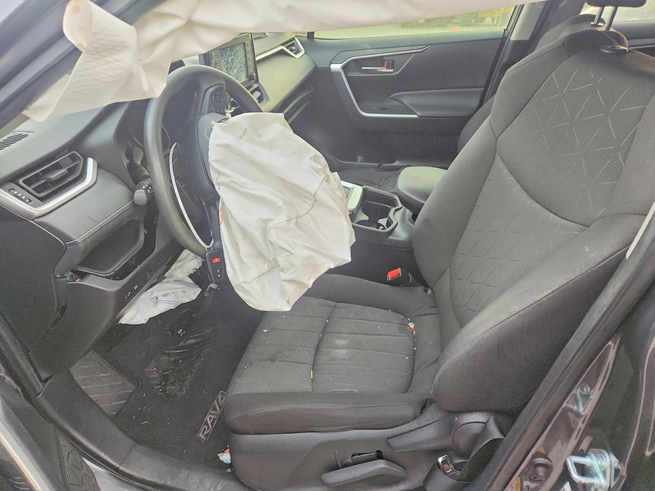 2019 TOYOTA RAV4 XLE photo 7