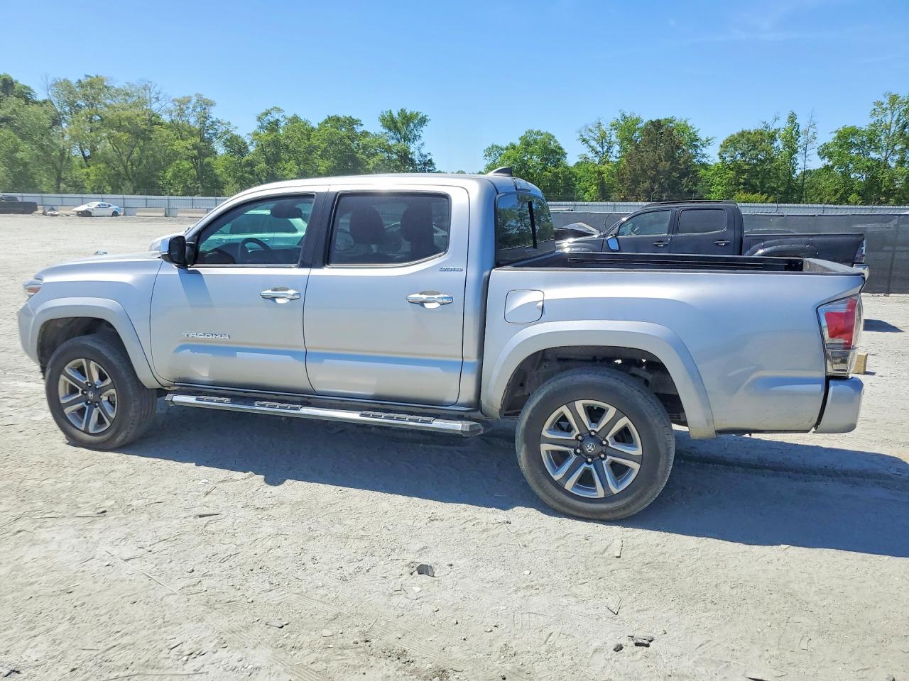 2019 TOYOTA TACOMA LIMITED photo 3