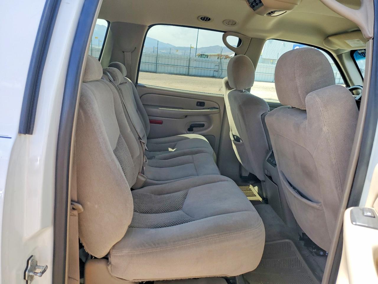 2005 CHEVROLET SUBURBAN K1500 photo 21