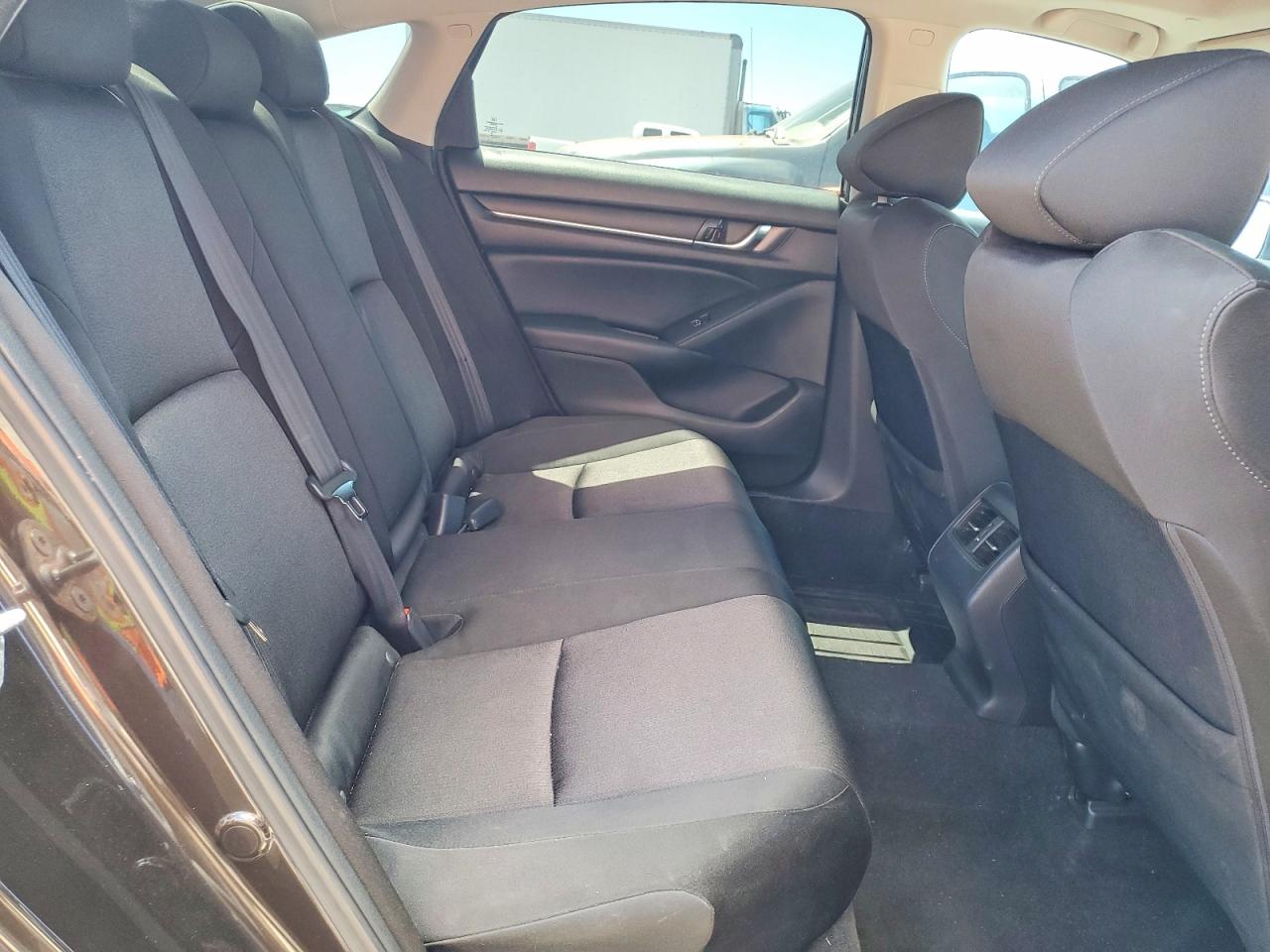 2018 HONDA ACCORD EX photo 10