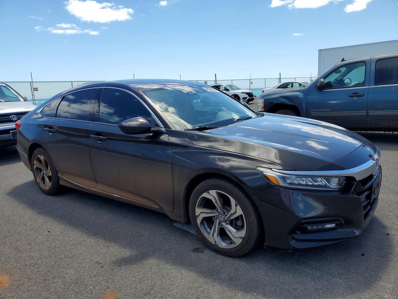 2018 HONDA ACCORD EX photo 4