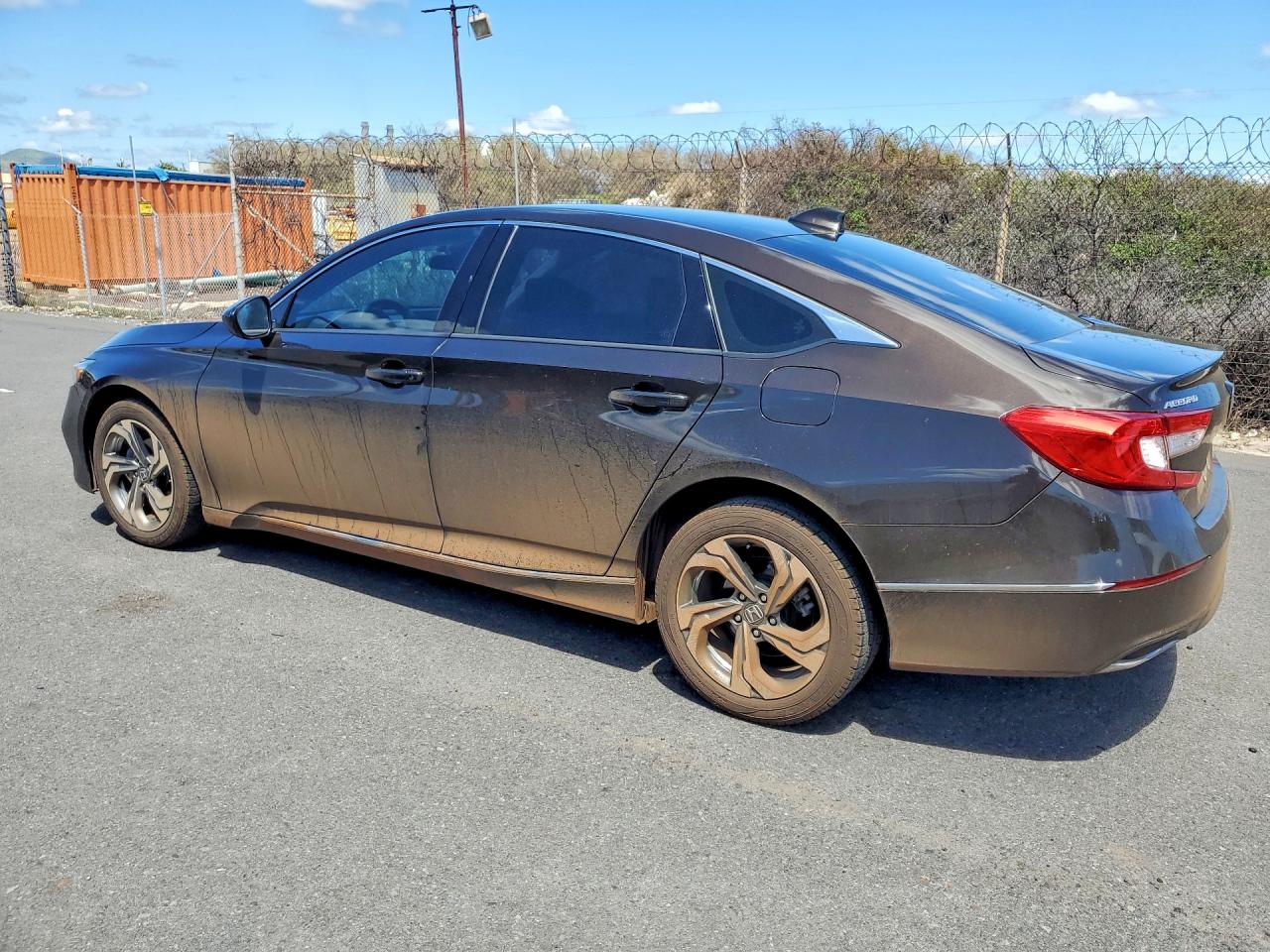 2018 HONDA ACCORD EX photo 2