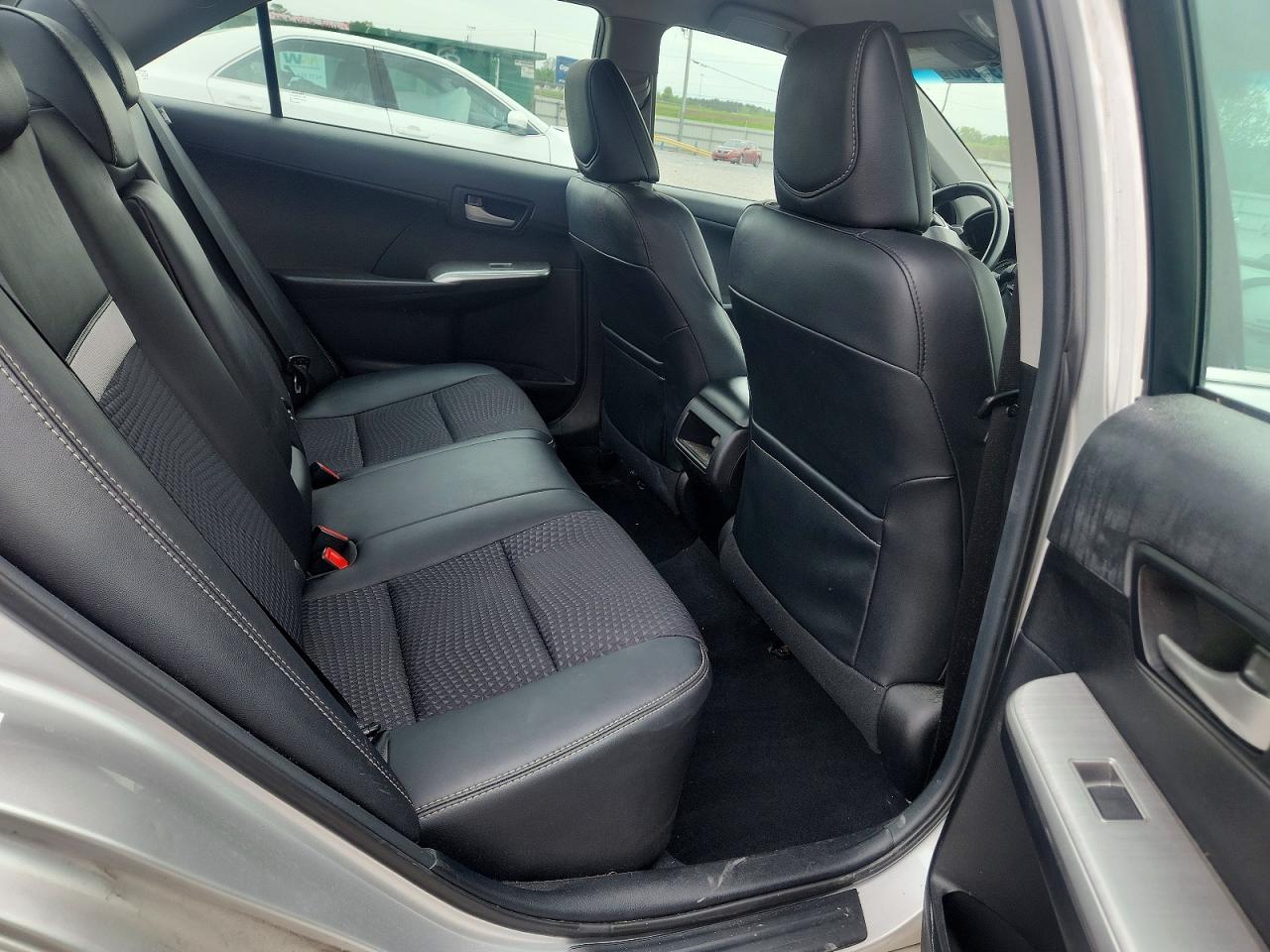 2014 TOYOTA CAMRY SE photo 28