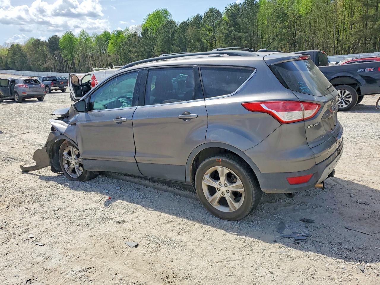 2013 FORD ESCAPE SE photo 2