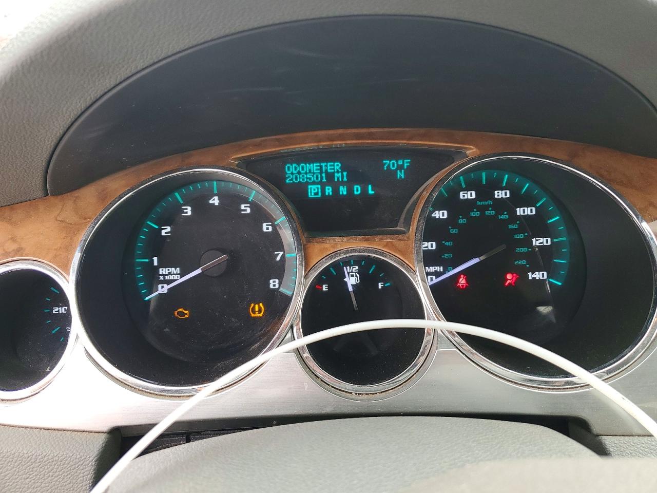 2010 BUICK ENCLAVE CXL photo 25