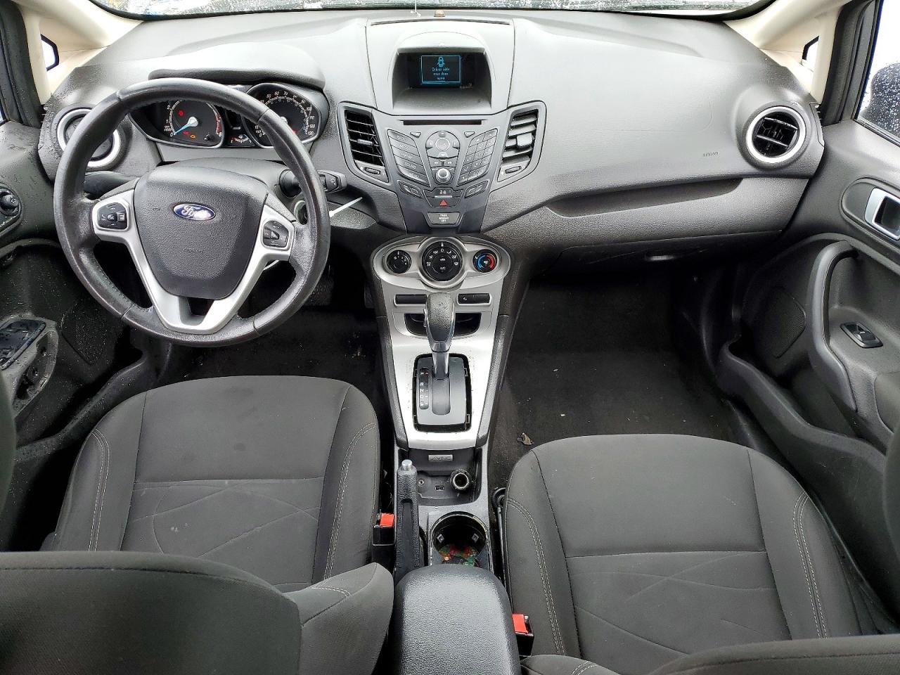 2015 FORD FIESTA SE photo 22