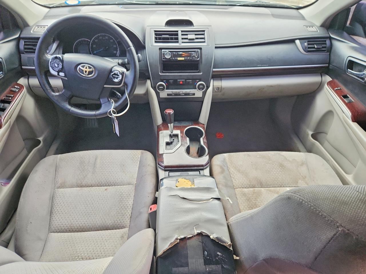 2014 TOYOTA CAMRY XLE photo 15