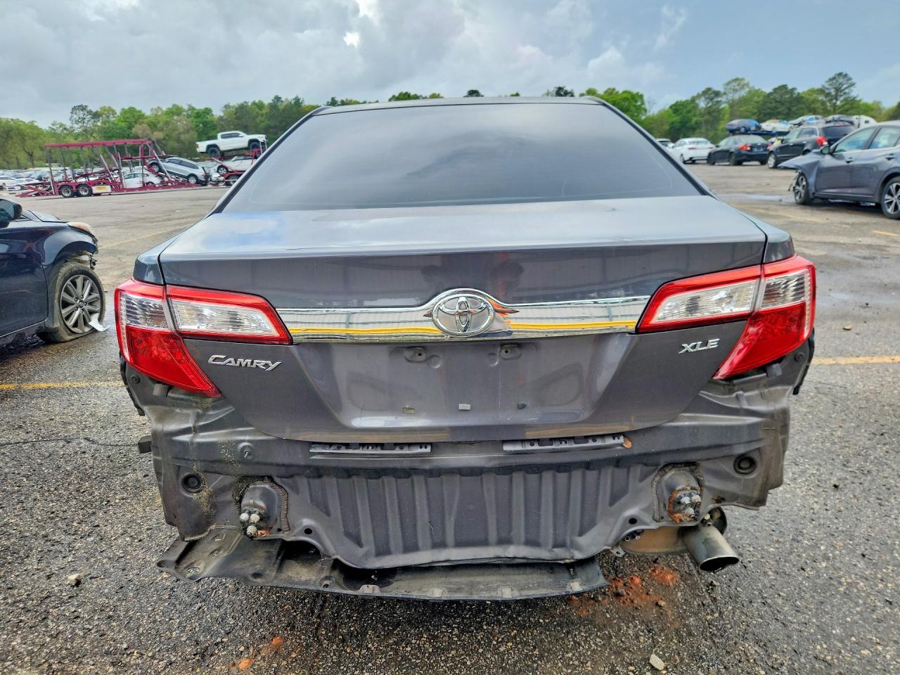 2014 TOYOTA CAMRY XLE photo 11
