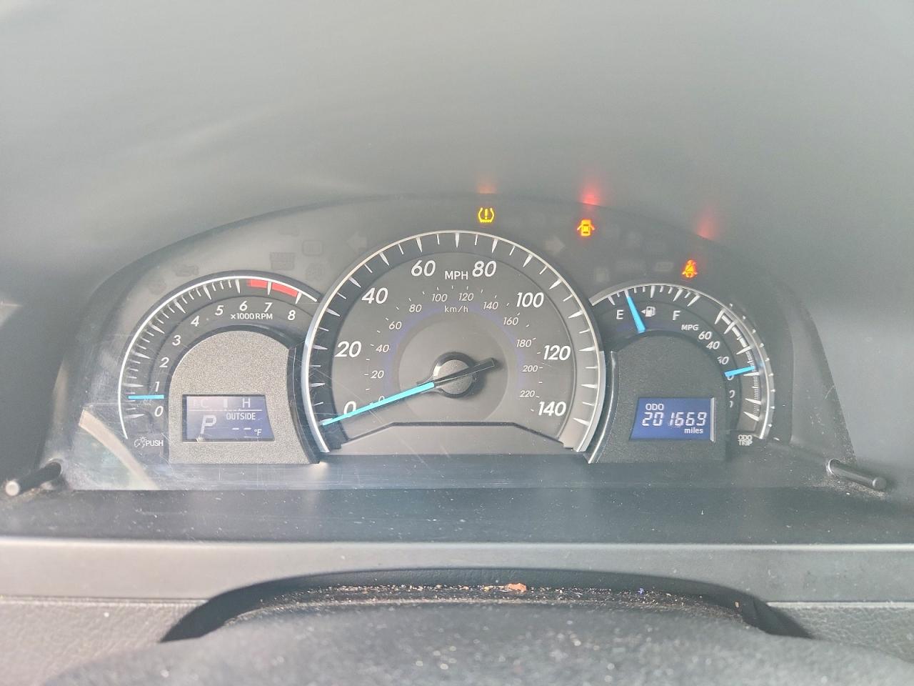 2014 TOYOTA CAMRY XLE photo 17