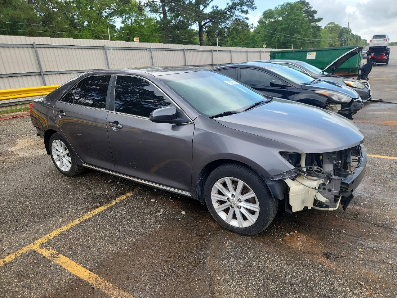 2014 TOYOTA CAMRY XLE photo 7