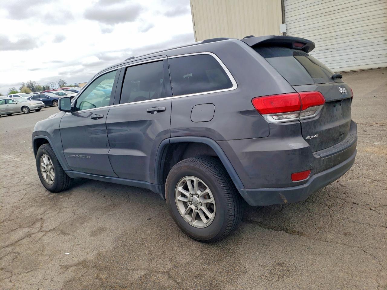 2018 JEEP GRAND CHEROKEE LAREDO photo 3