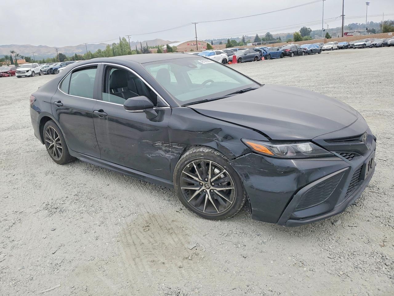 2024 TOYOTA CAMRY SE photo 4
