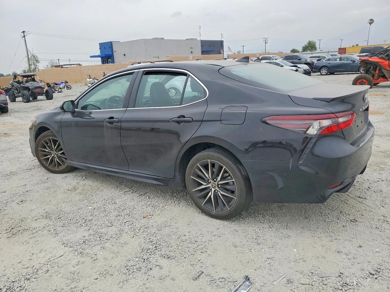 2024 TOYOTA CAMRY SE photo 2