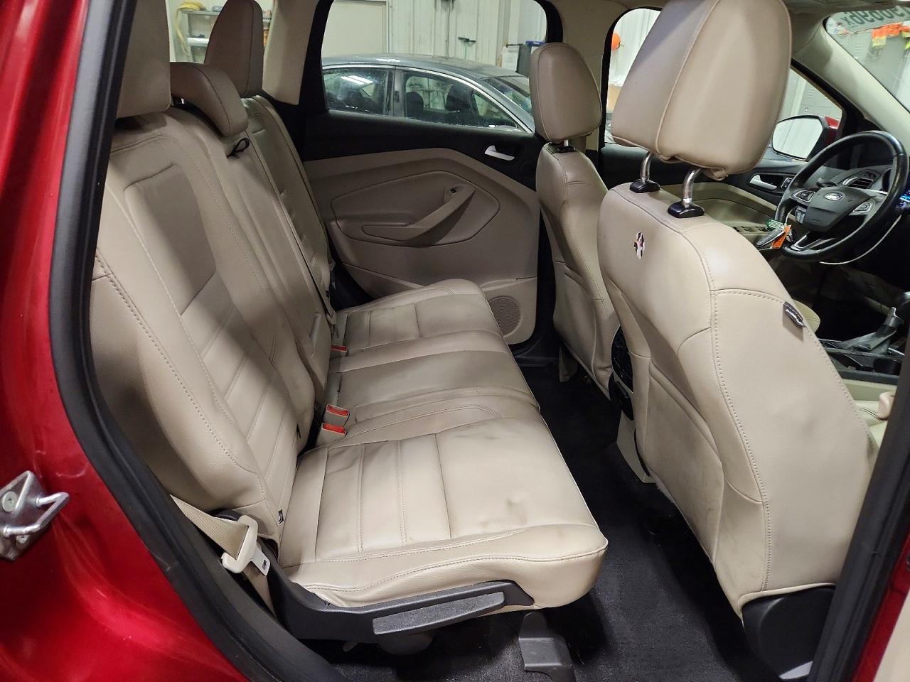 2017 FORD ESCAPE TITANIUM photo 31