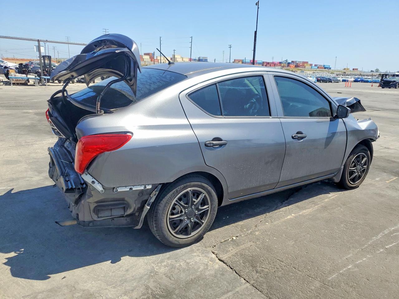 2018 NISSAN VERSA S PLUS photo 7