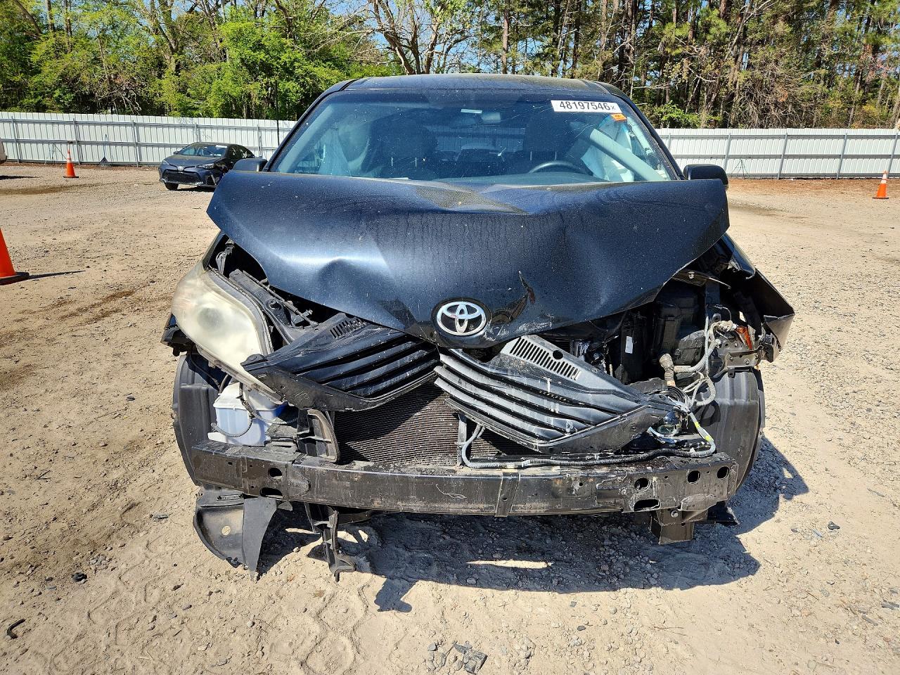 2017 TOYOTA SIENNA L 7-PASSENGER photo 13