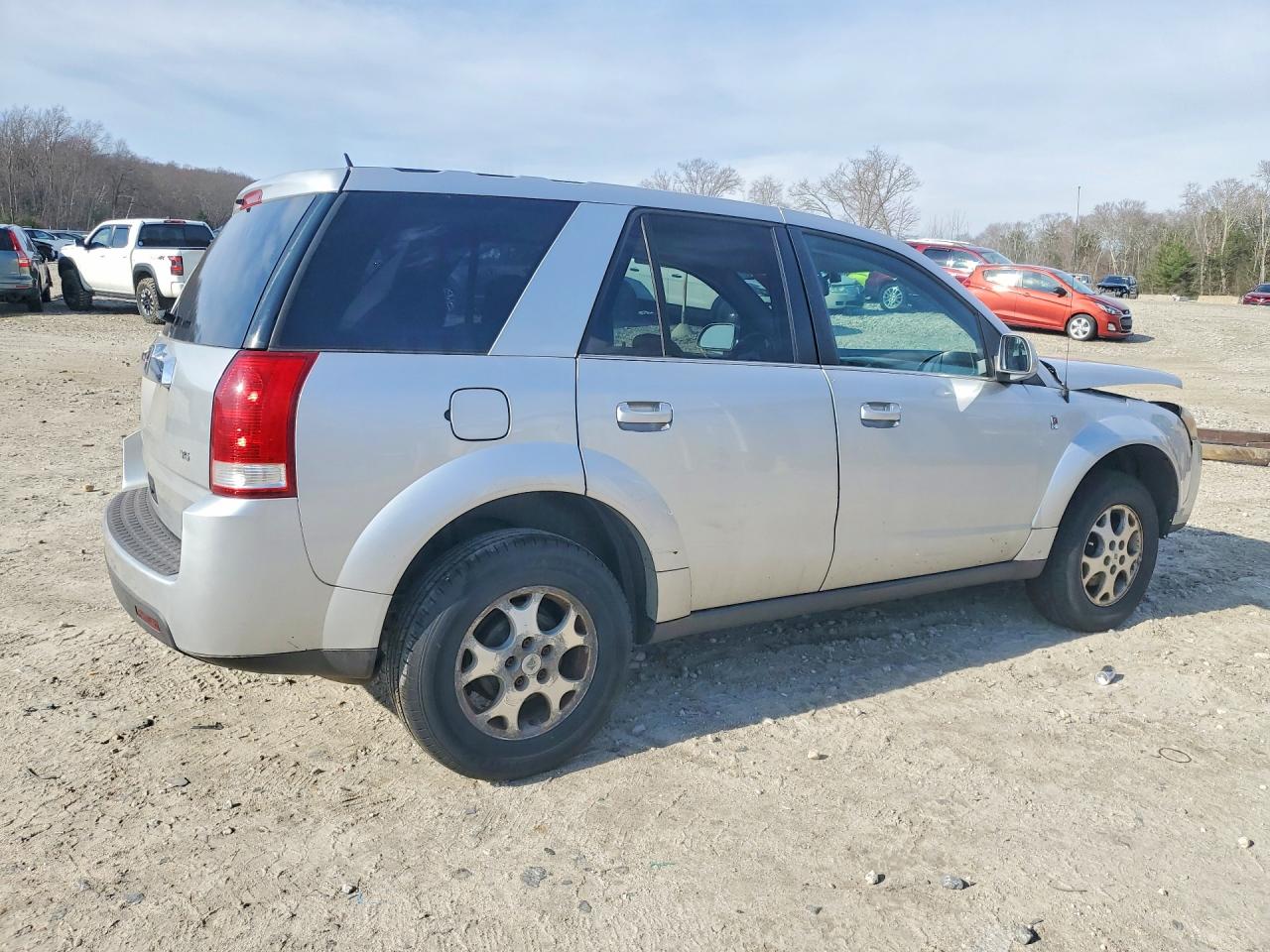 2006 SATURN VUE XE photo 3