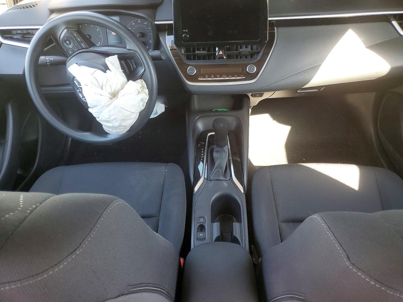 2025 TOYOTA COROLLA LE photo 22