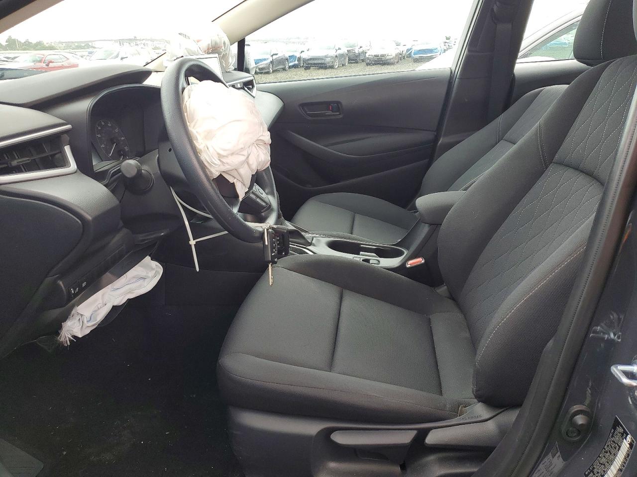 2025 TOYOTA COROLLA LE photo 19
