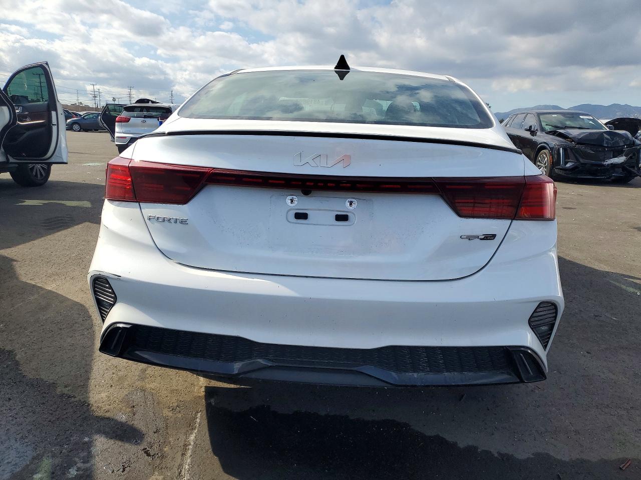 2024 KIA FORTE GT-LINE photo 6