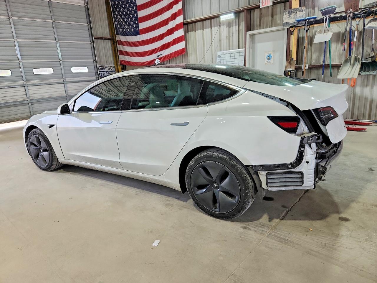 2018 TESLA MODEL 3 photo 3