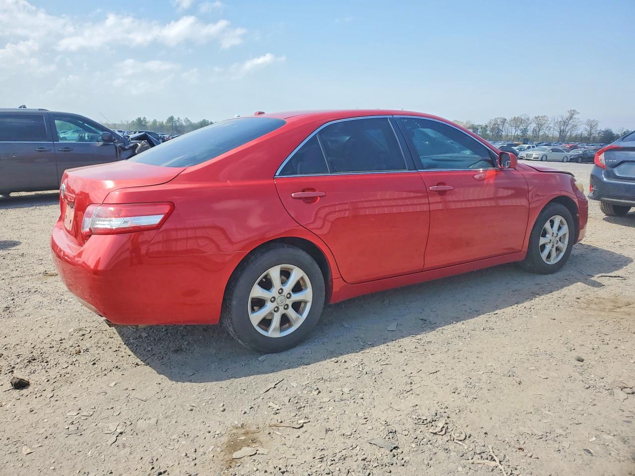 2011 TOYOTA CAMRY LE photo 5