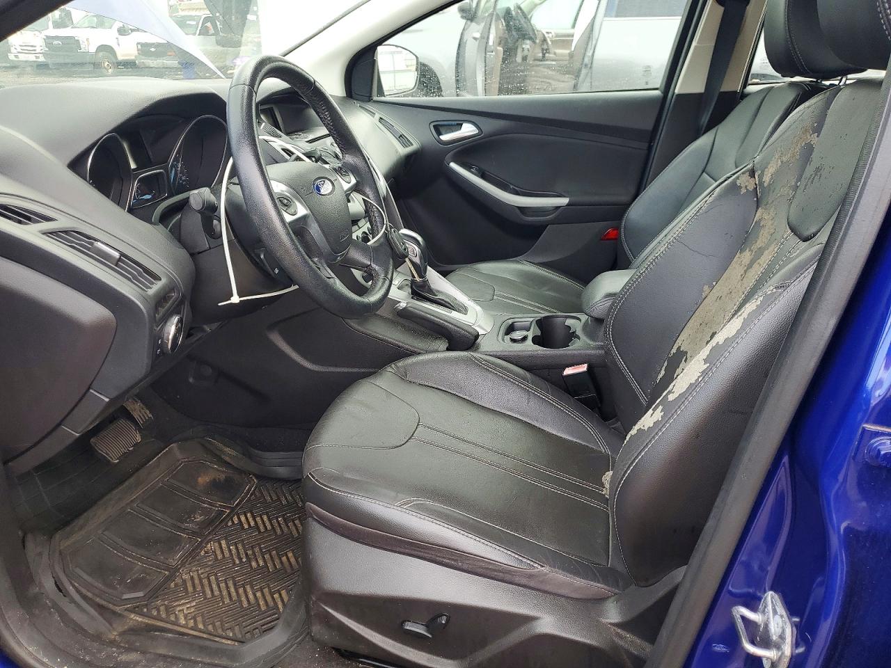 2014 FORD FOCUS SE photo 13