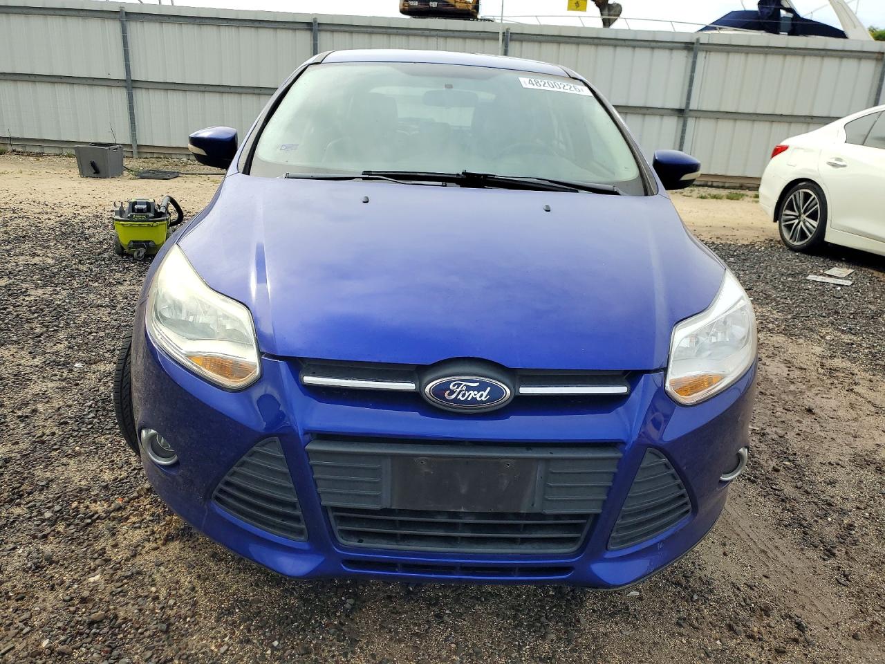 2014 FORD FOCUS SE photo 9