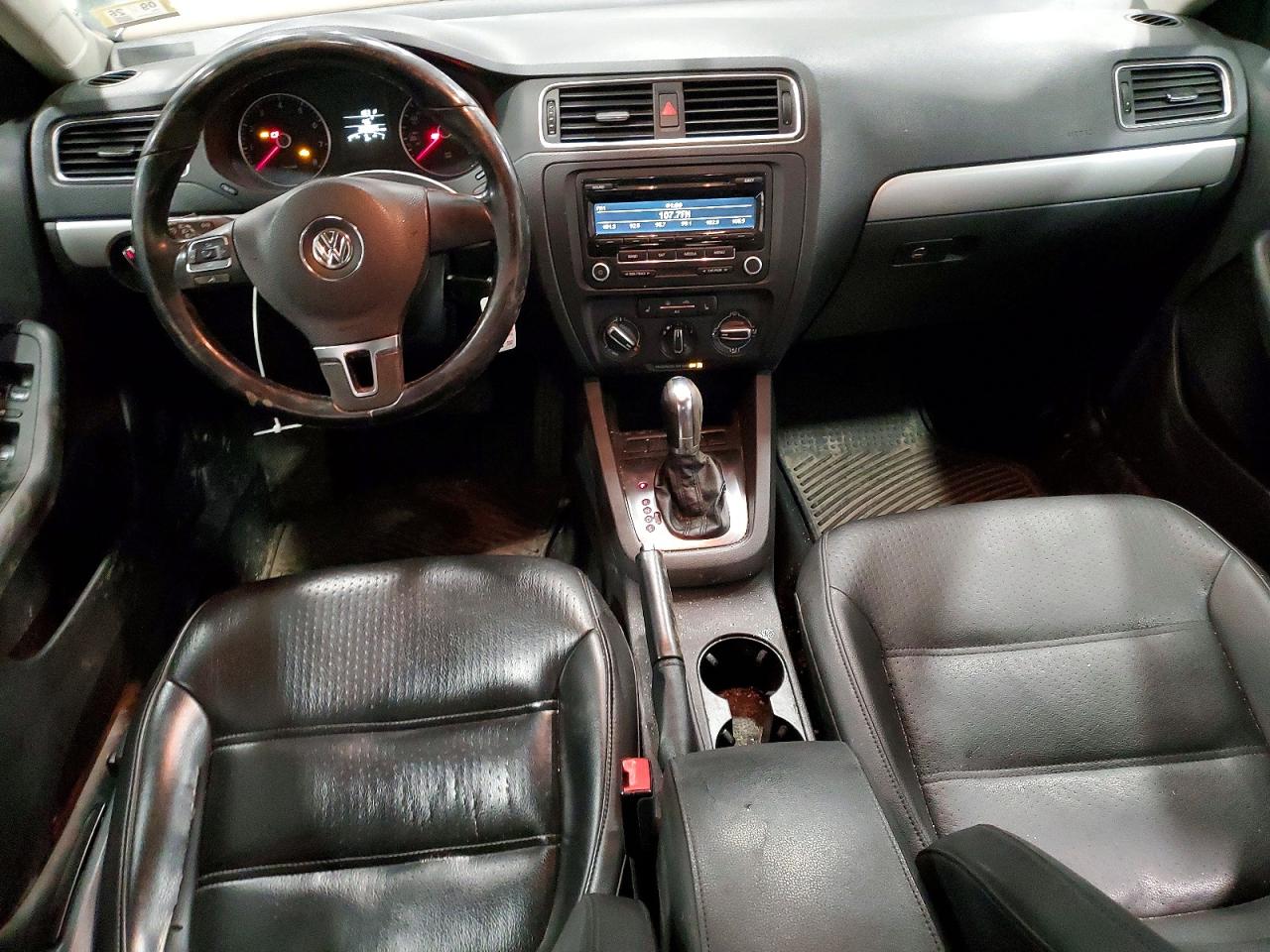 2013 VOLKSWAGEN JETTA SE photo 8