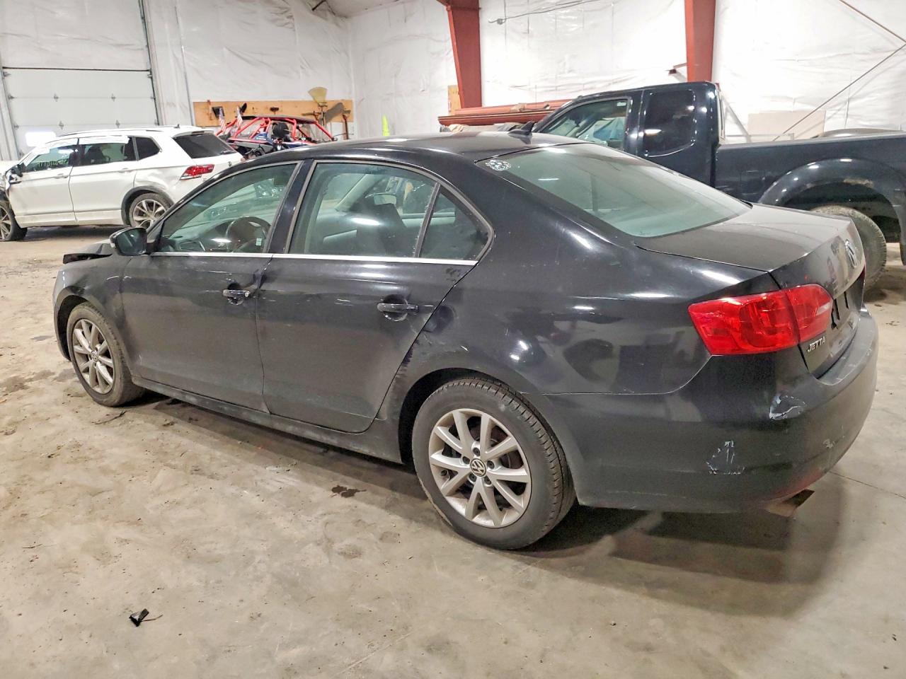 2013 VOLKSWAGEN JETTA SE photo 2