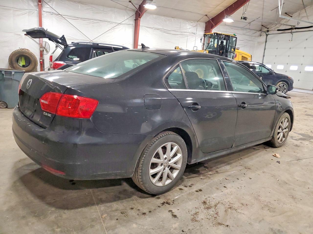 2013 VOLKSWAGEN JETTA SE photo 3