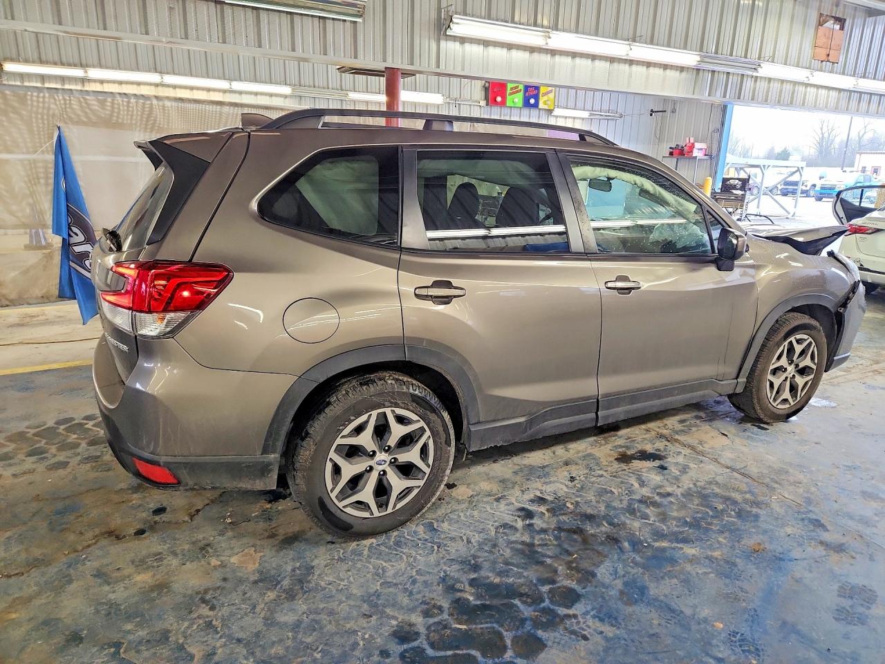 2019 SUBARU FORESTER PREMIUM photo 5