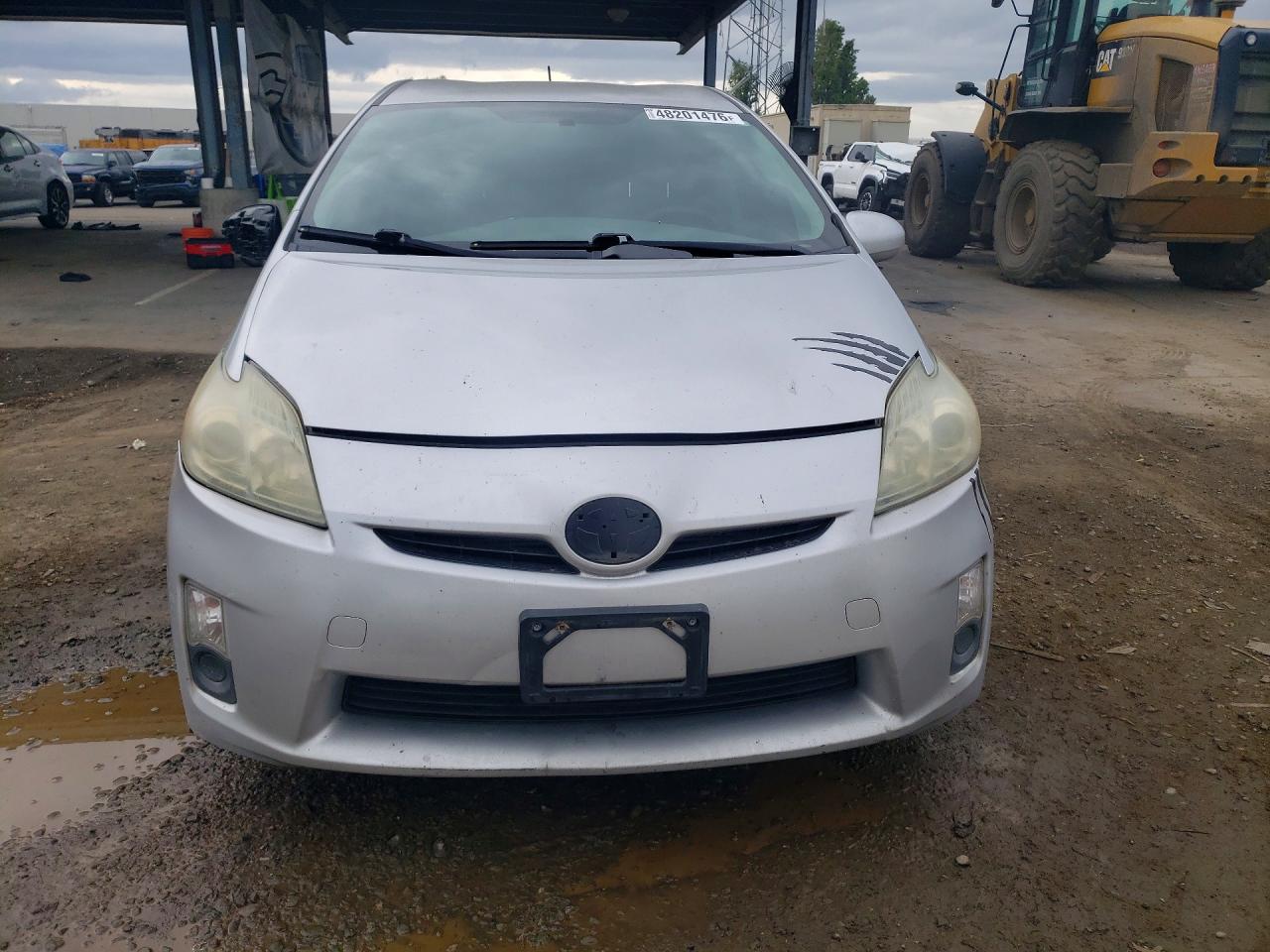 2010 TOYOTA PRIUS III photo 9